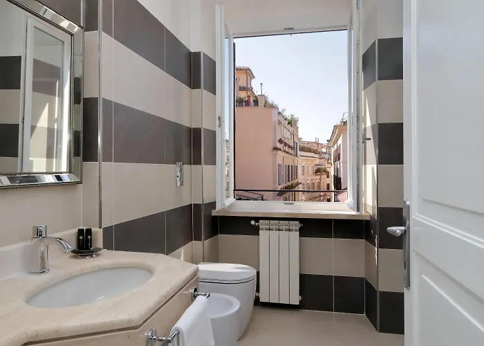 Piazzetta Margutta - My Extra